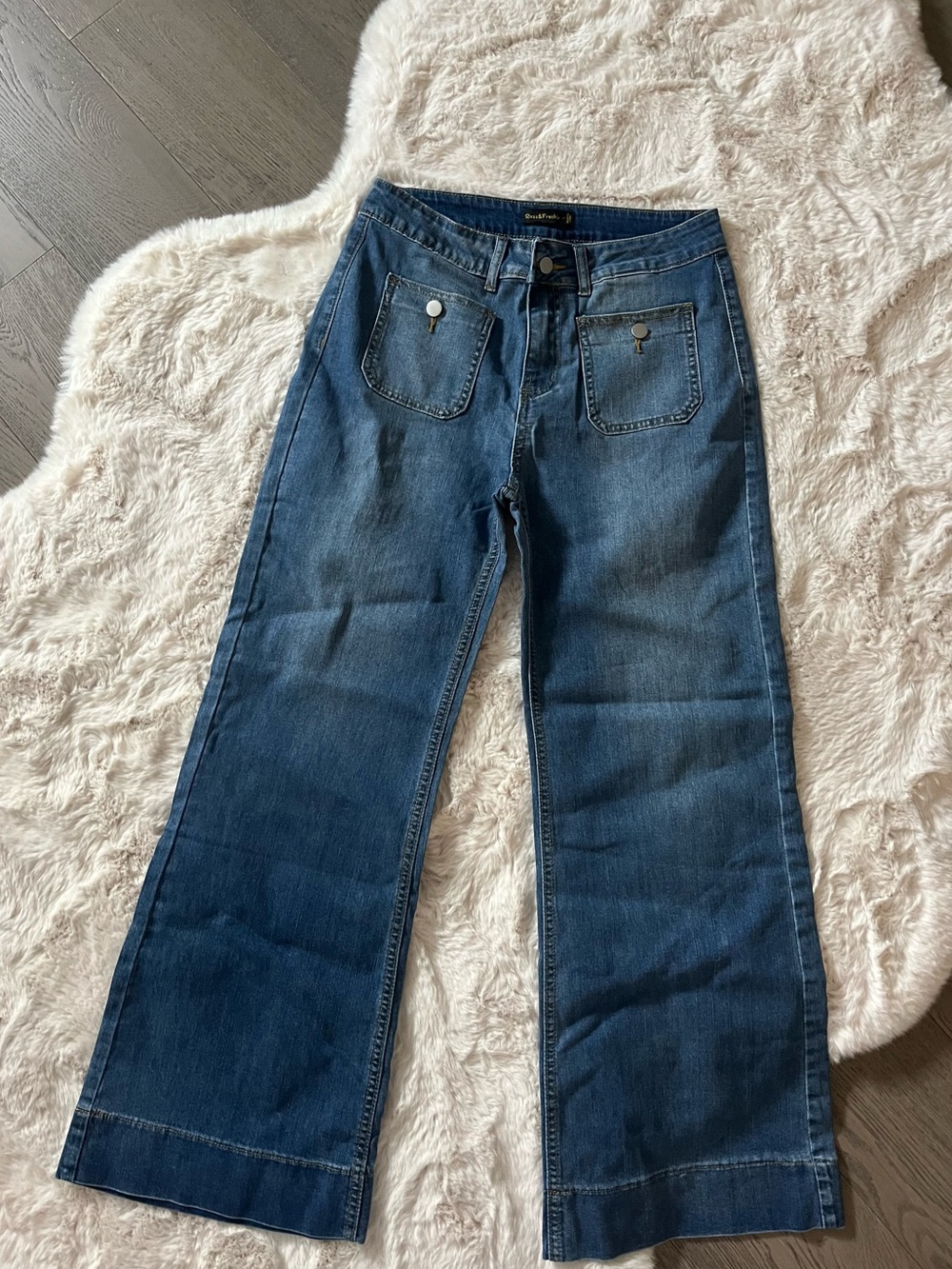 Classic Wide-Leg Women's Jeans in Dark Blue